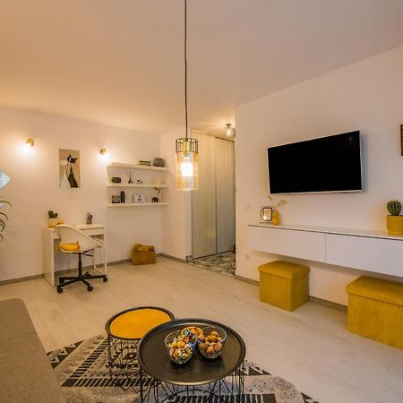 Kitty Sunflower Apartment Alba Iulia Esterno foto
