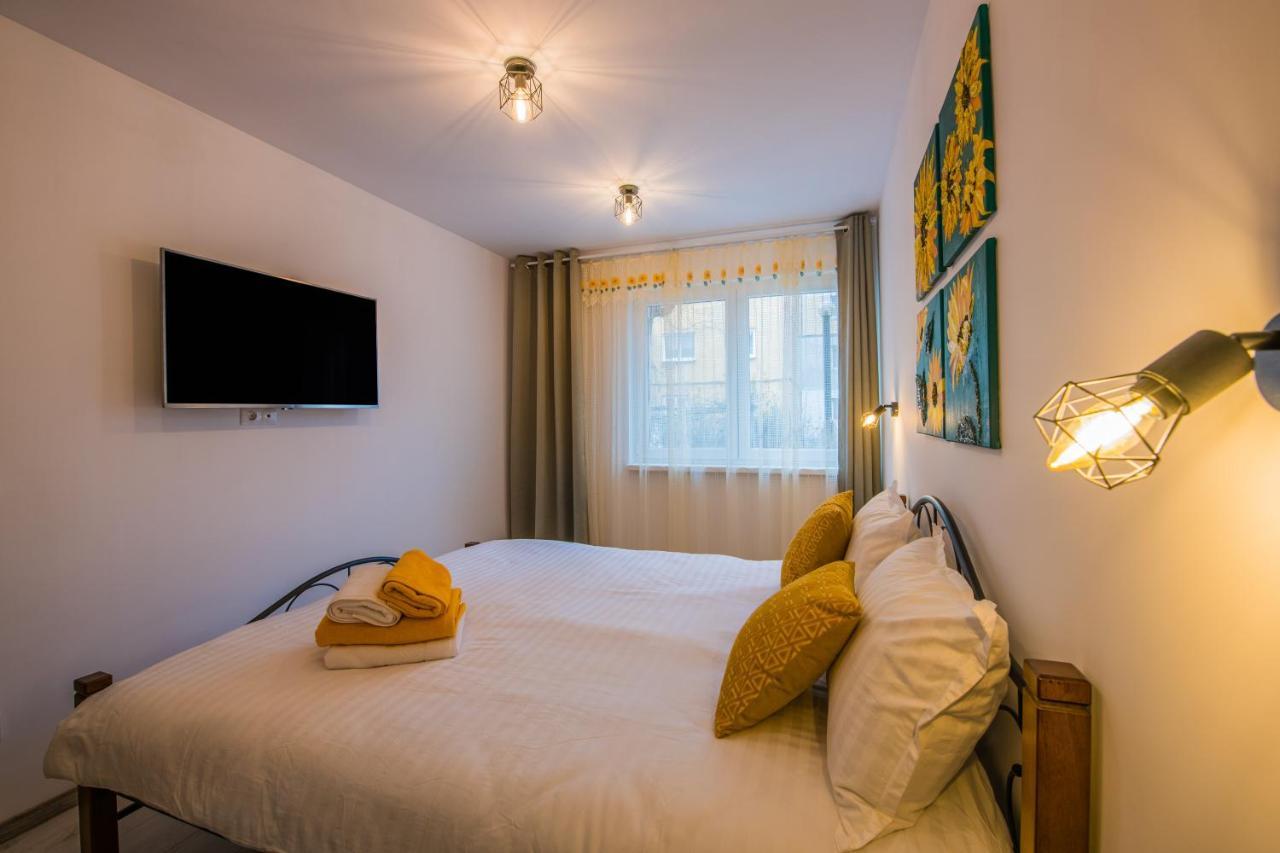 Kitty Sunflower Apartment Alba Iulia Esterno foto