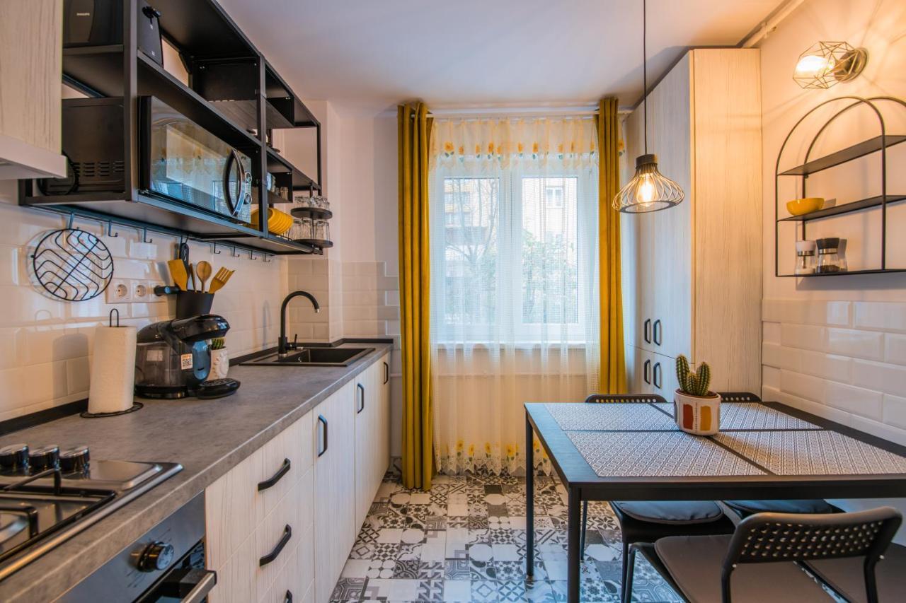 Kitty Sunflower Apartment Alba Iulia Esterno foto
