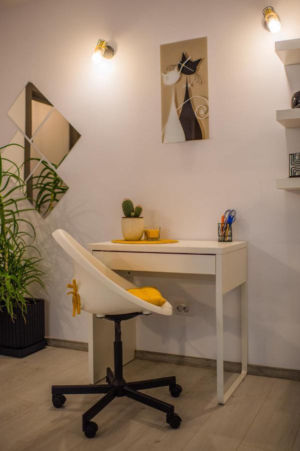 Kitty Sunflower Apartment Alba Iulia Esterno foto