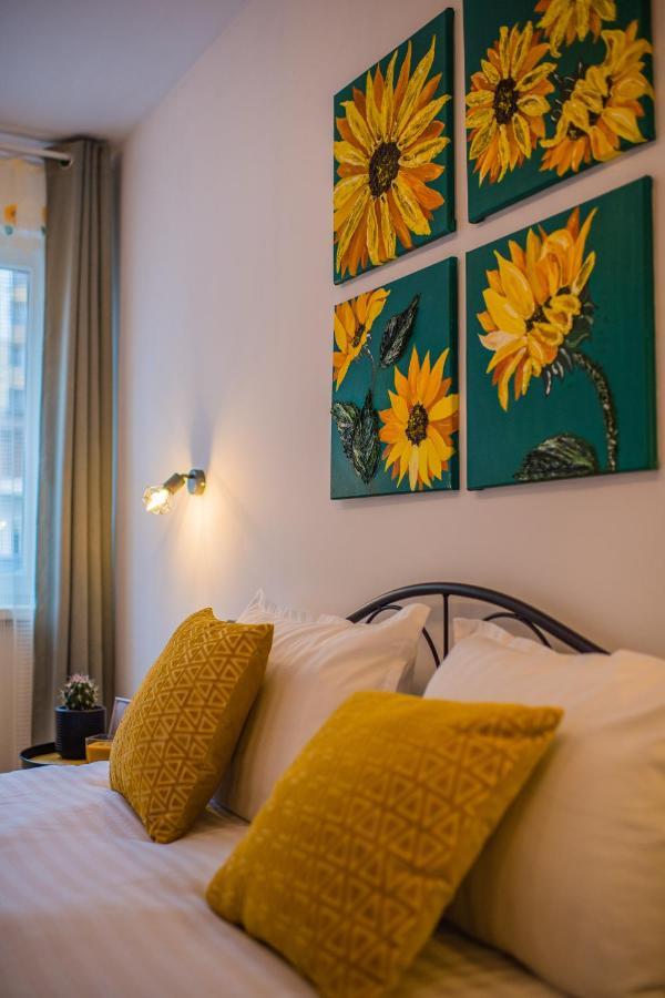 Kitty Sunflower Apartment Alba Iulia Esterno foto