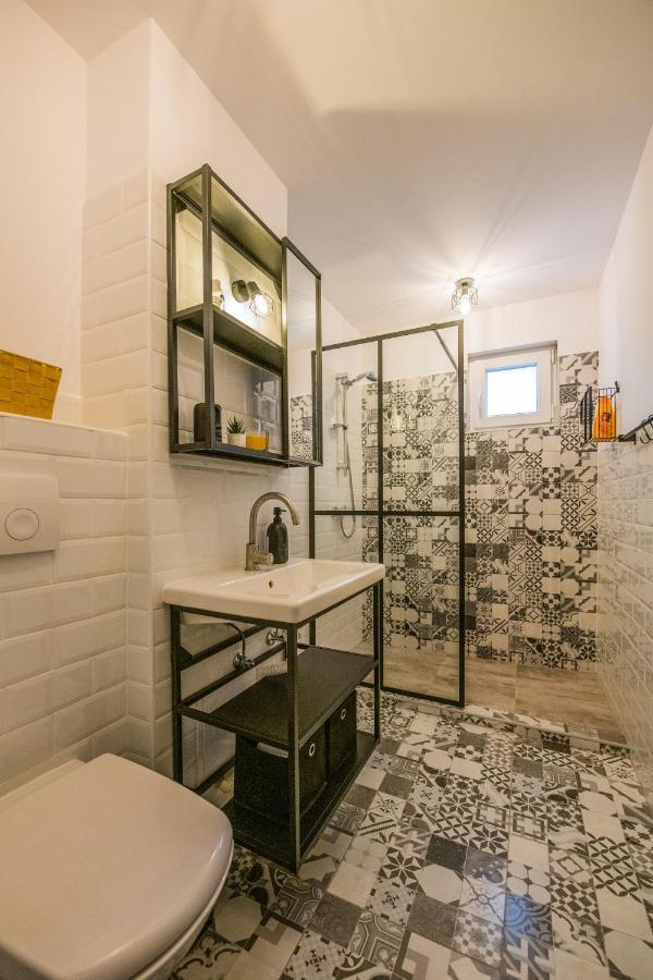 Kitty Sunflower Apartment Alba Iulia Esterno foto