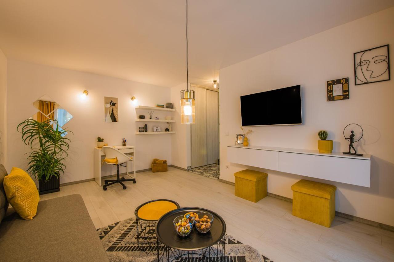 Kitty Sunflower Apartment Alba Iulia Esterno foto