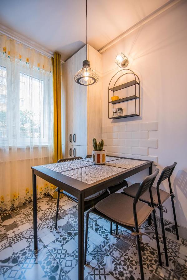 Kitty Sunflower Apartment Alba Iulia Esterno foto