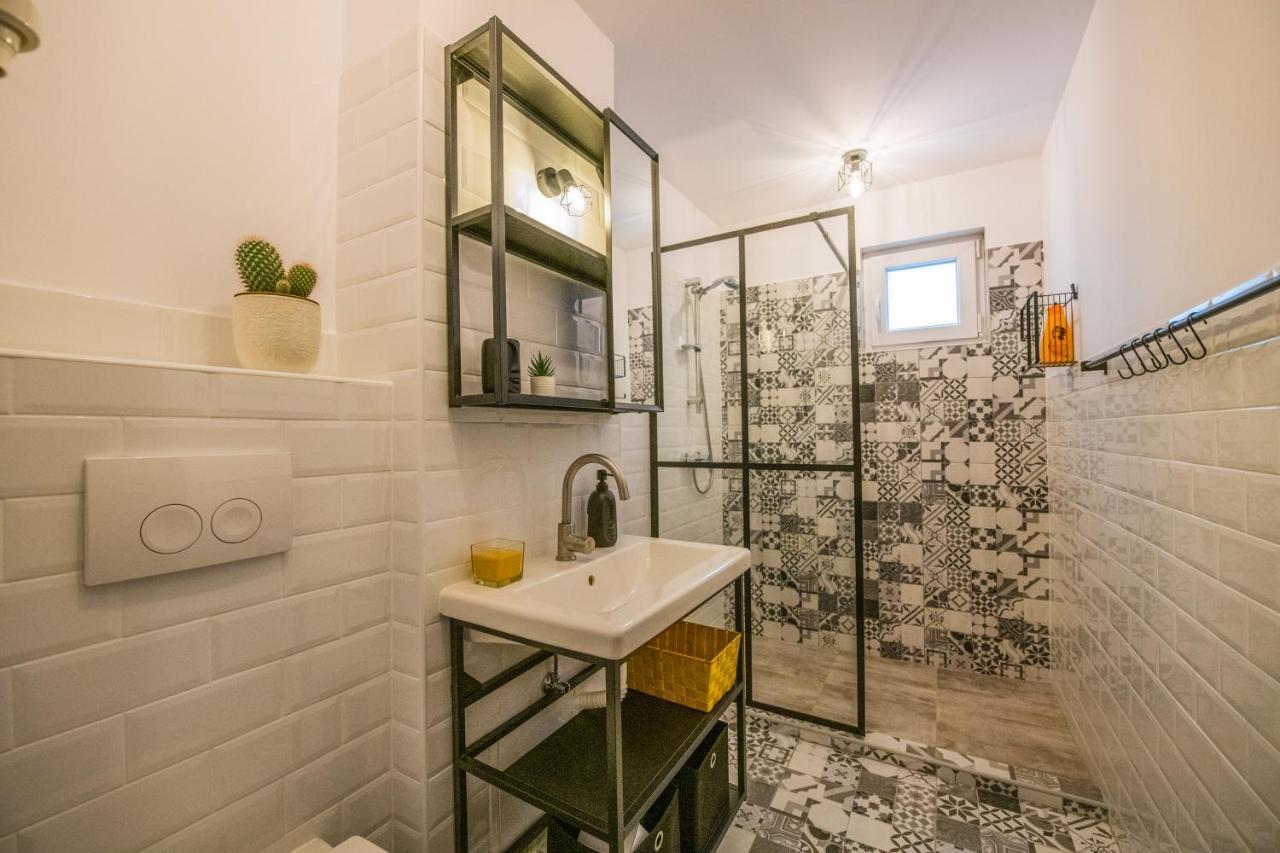 Kitty Sunflower Apartment Alba Iulia Esterno foto